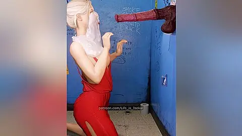 Elena Loves Milk